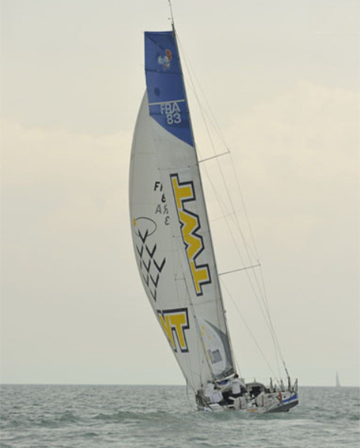 TWT UComm in regata