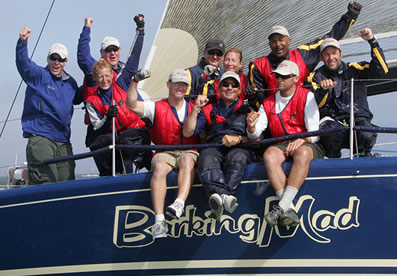Jim Richardson (Boston, Mass./Newport, R.I., USA) e il suo team Barking Mad oggi hanno scritto un pezzo di storia: 