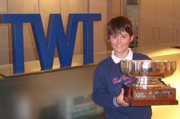 Francesco Nava alza il trofeo TWT