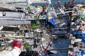 Il troppo vento condiziona la prima giornata di regata